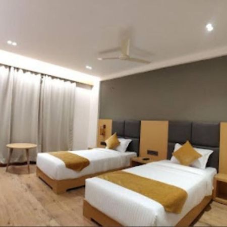 Derby Greens Hotel Bhopal Exterior foto
